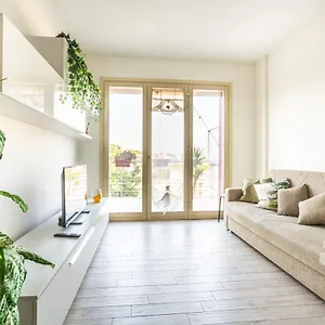 Urban Retreat -private Parking+terrace Roma